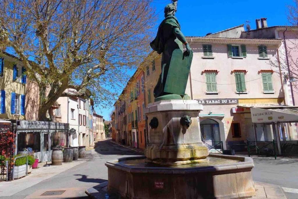 Logement Attenant A Une Villa T2 Avec Terrasse . Besse-sur-Issole Exterior foto
