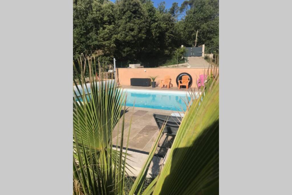 Logement Attenant A Une Villa T2 Avec Terrasse . Besse-sur-Issole Exterior foto