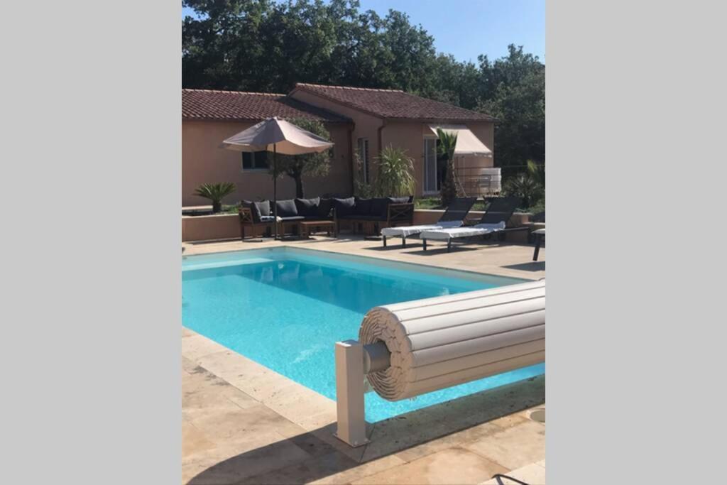 Logement Attenant A Une Villa T2 Avec Terrasse . Besse-sur-Issole Exterior foto