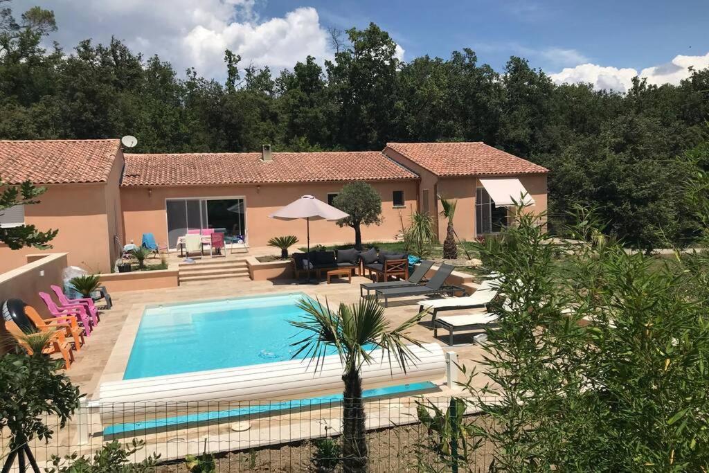 Logement Attenant A Une Villa T2 Avec Terrasse . Besse-sur-Issole Exterior foto